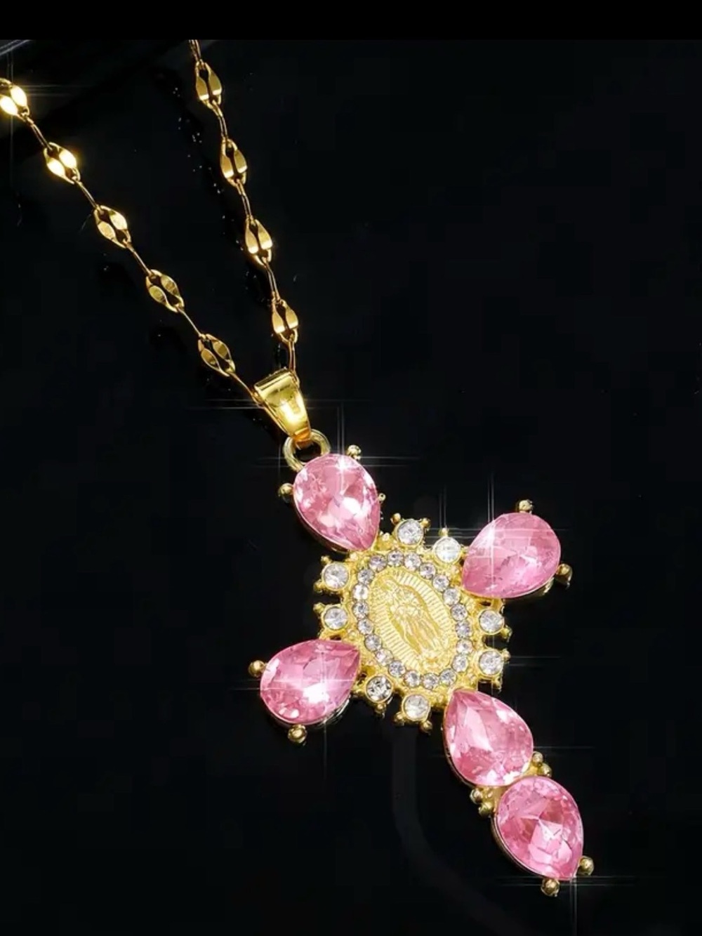 Elegant Vintage- Inspired Cross Pendant Necklace with Pink Gemstones.